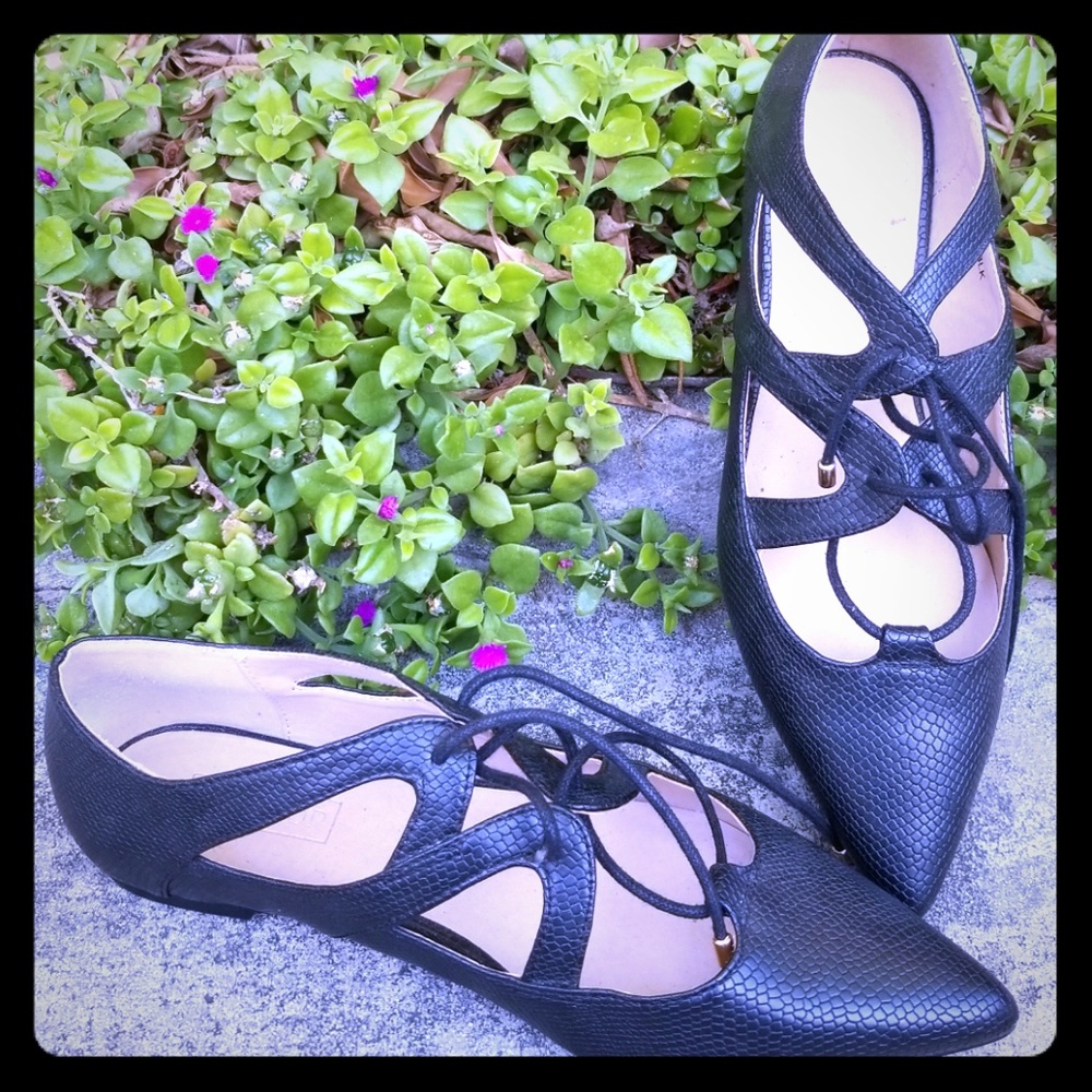 Ostrich skin tie up flats